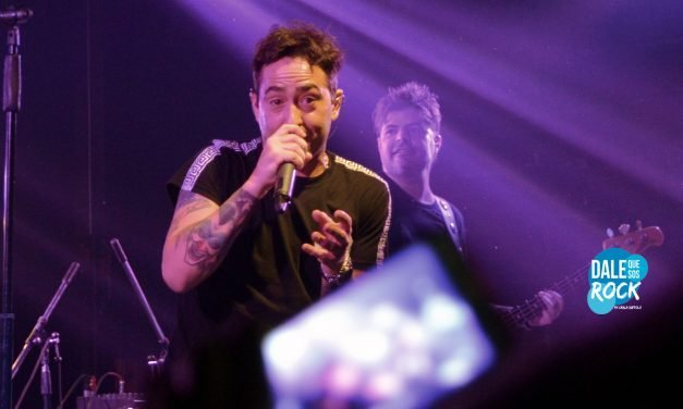 Pier sedujo con su show al Teatro Woodstock