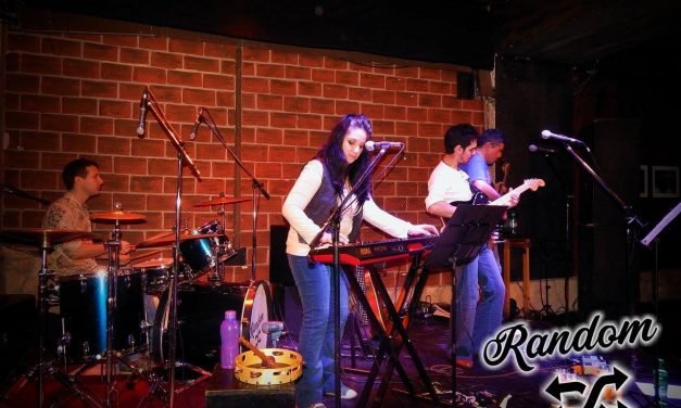 Random toca en Cavern Club homenajeando al rock nacional