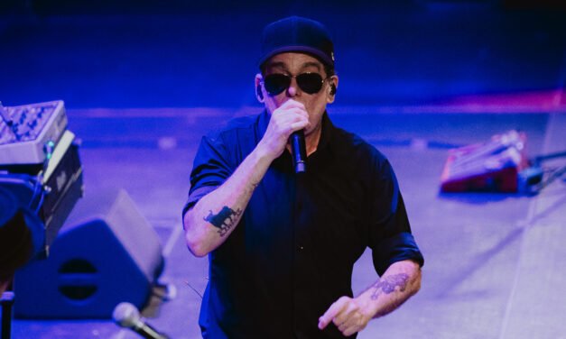 Como Cantor: un imbatible Andrés Calamaro suma una novena presentación en el Movistar Arena
